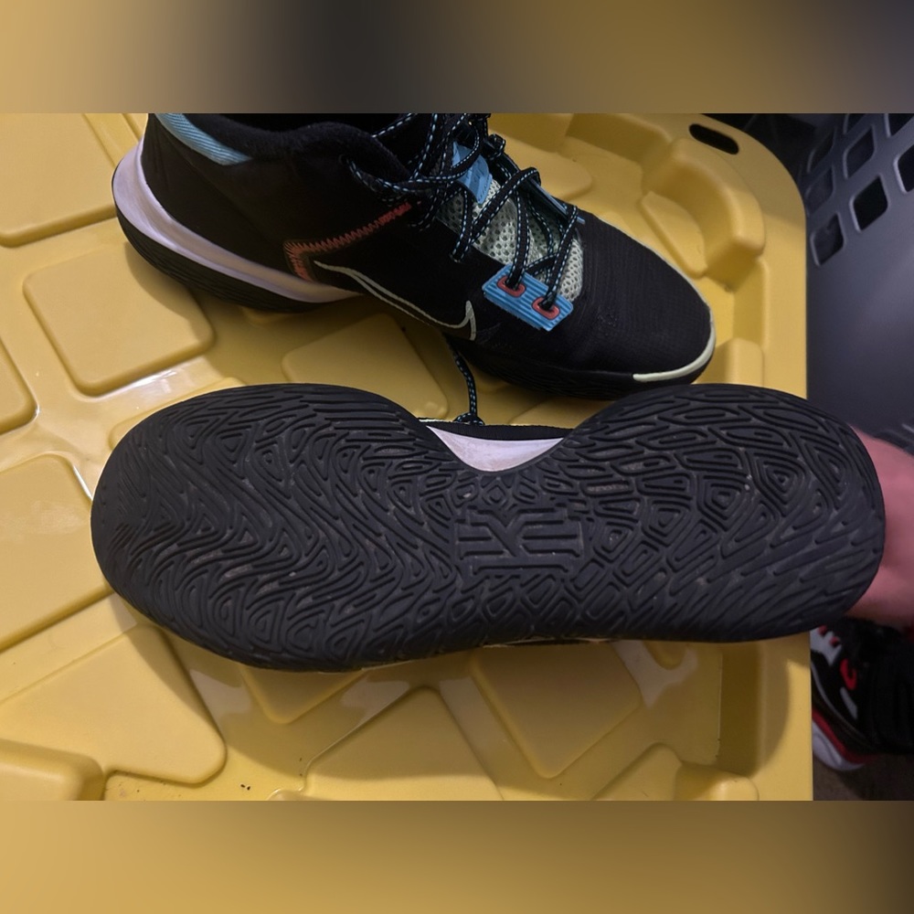 Kyrie 5 Flytrap - image 2